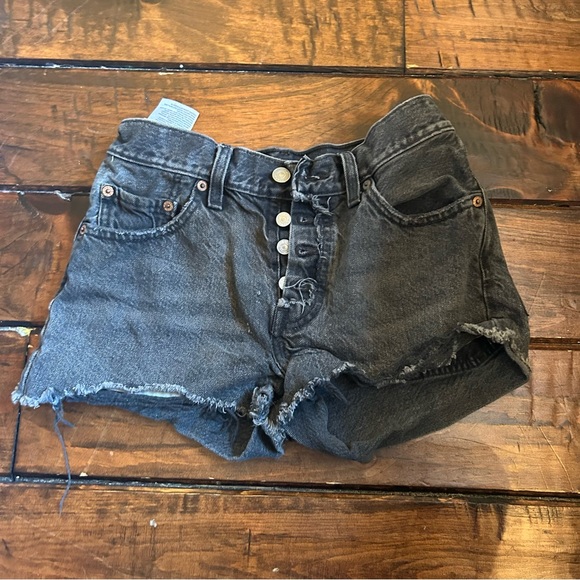Levi’s 501 Black Denim Shorts - Picture 1 of 5